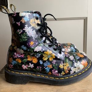 Dr. Martens 1460 PASCAL DARCY FLORAL US SZ 6 Women